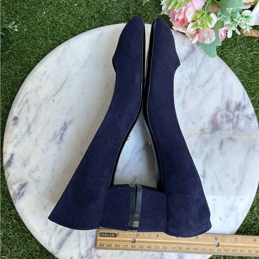 STUART WEITZMAN
Vivienne 35 Pump In Nice
Blue women size 7 NEW
$230 - Picture 12 of 16